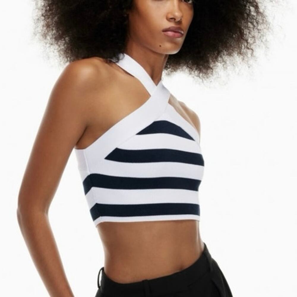 Aritizia Babaton Sculpt Knit Criss Cross Cropped
Tank size xxs